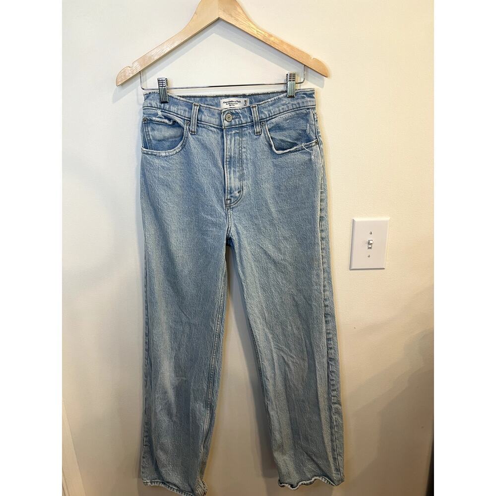 Abercrombie 90s Relaxed Jeans High Rise Light Wash Straight Leg Vintage Style 28